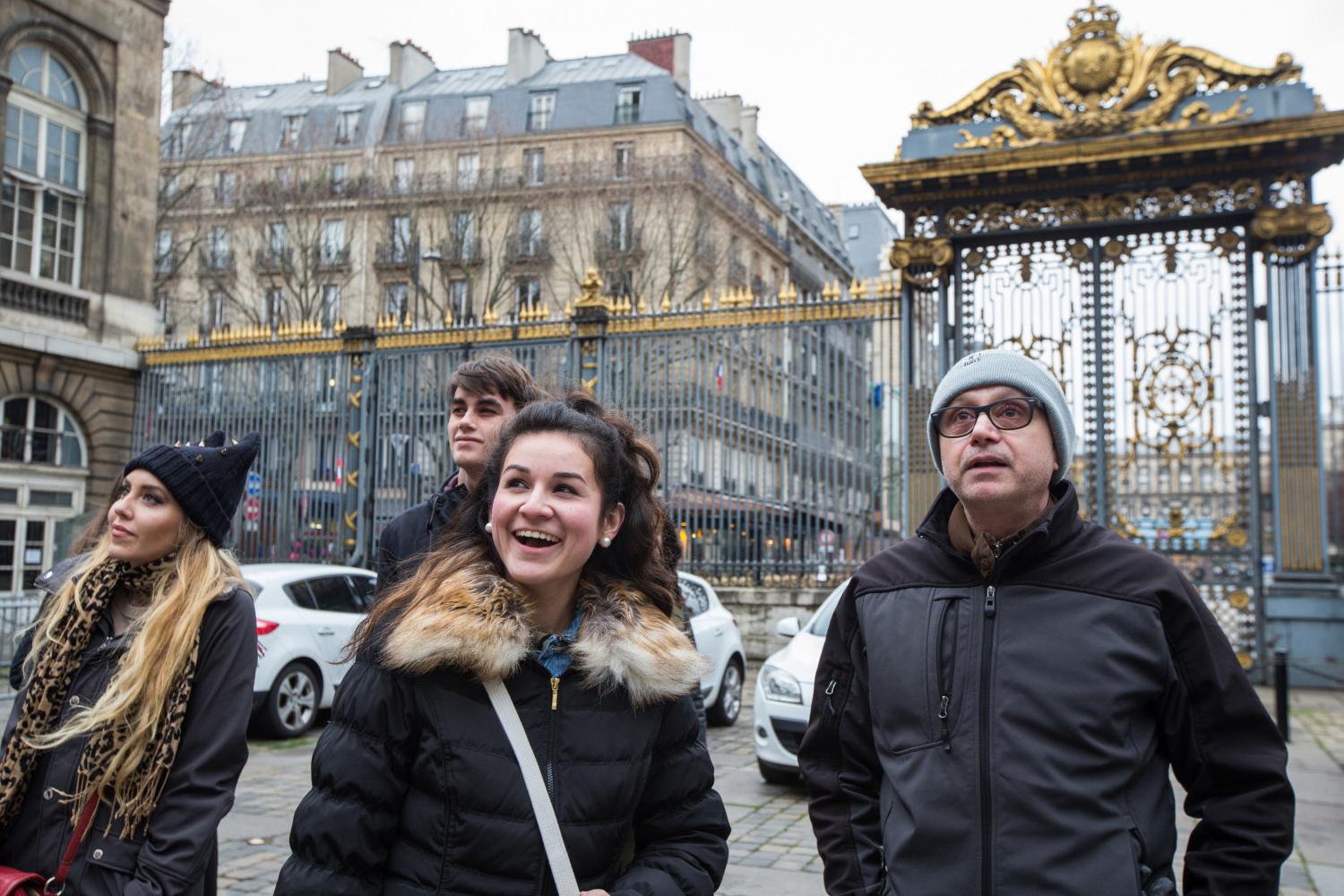 <a href='http://3xbq.aaay5.com'>博彩网址大全</a> French Professor Pascal Rollet leads students on a study tour in Paris.